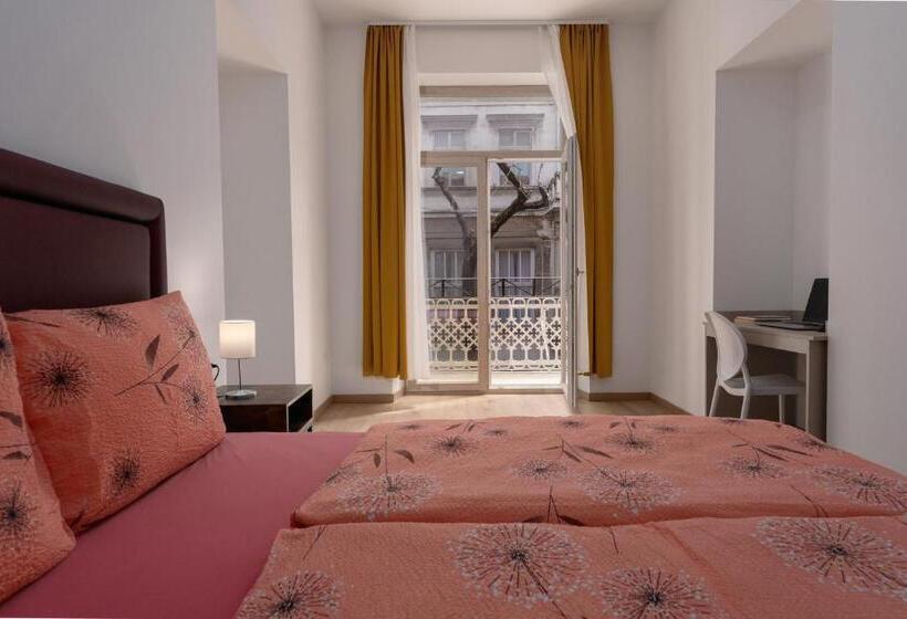 Номер Стандарт с Балконом, Hostel Antique