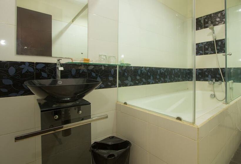 디럭스 룸, Maxi Hotel Kedonganan