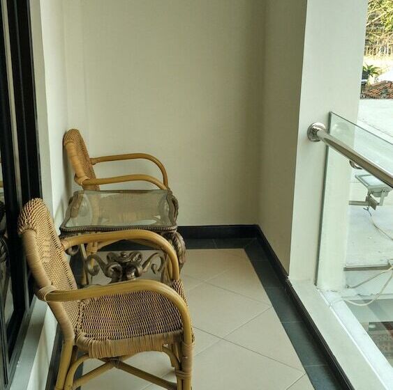 디럭스 룸, Maxi Hotel Kedonganan