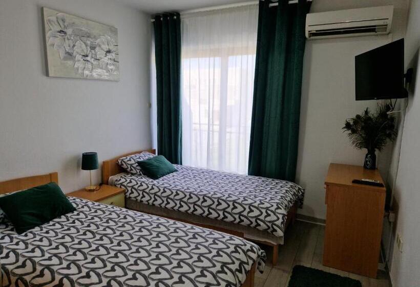 패밀리 룸, Motel Tri Lovca