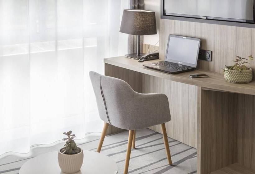 Студия Стандарт, Nemea Appart Hotel Stadium Bordeaux Aéroport