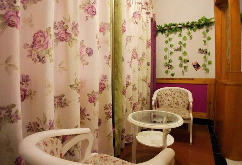 Семейный Номер, Wuzhen Guyun Qianxun Guest House