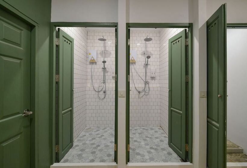 Delüks Oda, Baan Baan Hostel