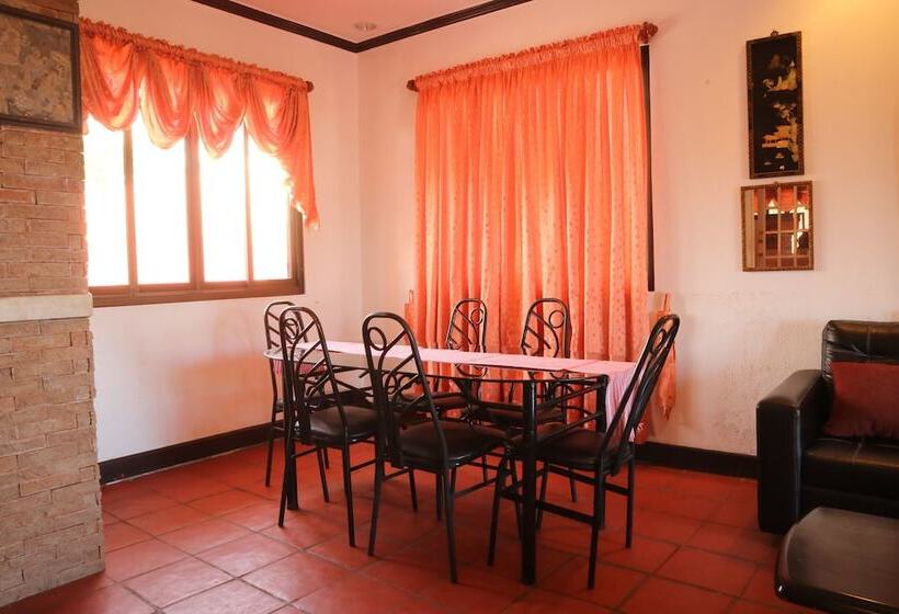 سوییت خانوادگی, Isla Bonita Beach Resort