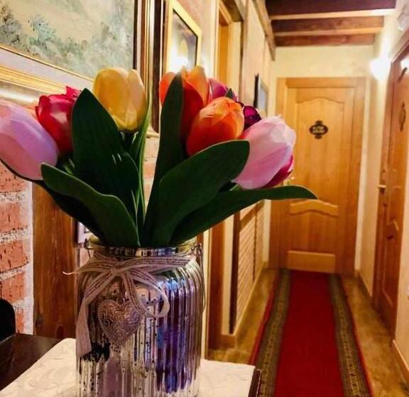 经济房, Hostal Segovia Adults Only