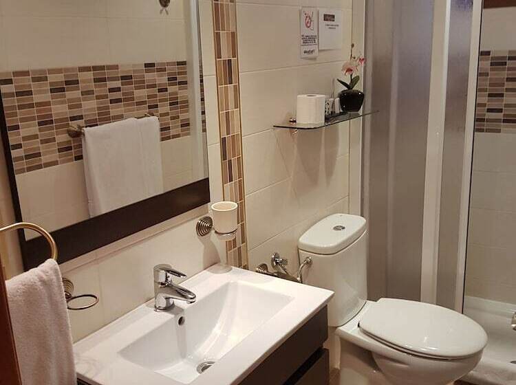 标准间带阳台, Hostal Segovia Adults Only