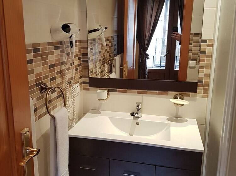 标准间带阳台, Hostal Segovia Adults Only