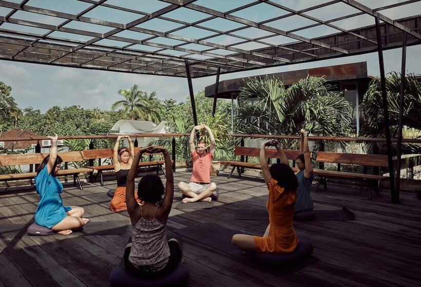 스위트, Outpost Ubud Penestanan