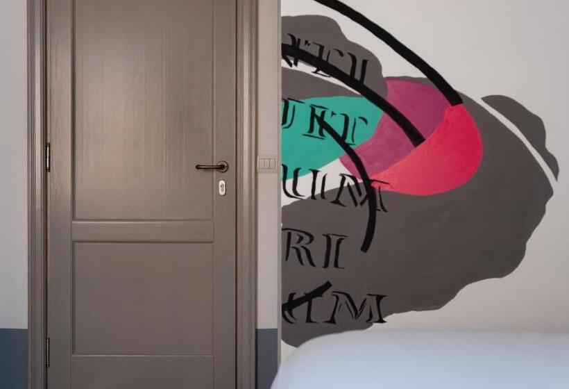 اتاق استاندارد, Tag Guest House