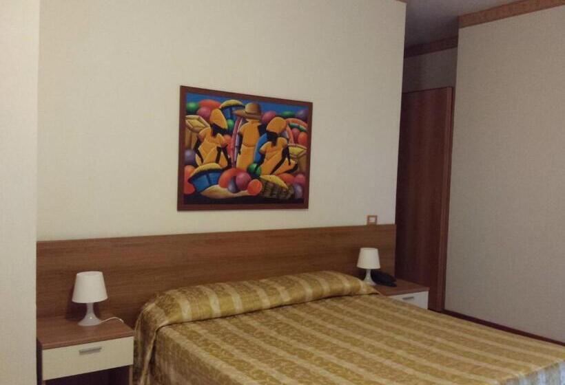 اتاق ساده سه‌ نفره, Thairè Resort