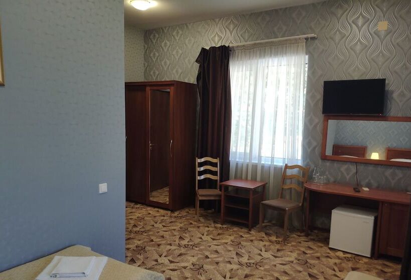 Трехместный Номер Комфорт, Utomlyonnye Solntsem