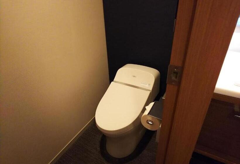 디럭스 룸 킹사이즈 침대, Nagoya Prince Hotel Sky Tower