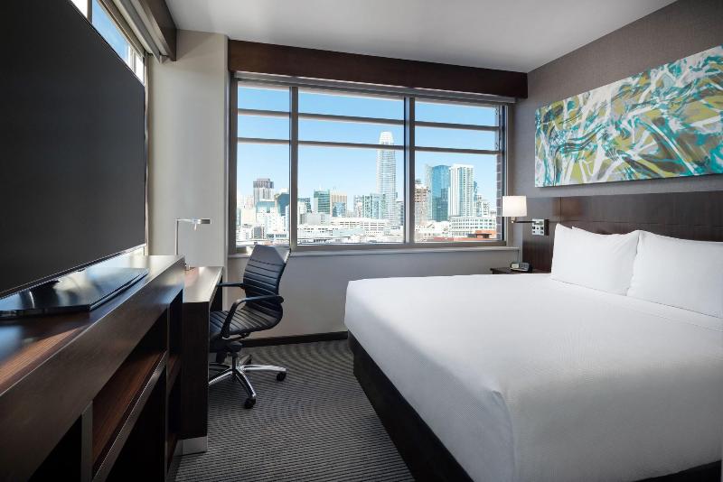 适合残疾人士使用的带超级大床的标准间, Doubletree By Hilton Youngstown Downtown