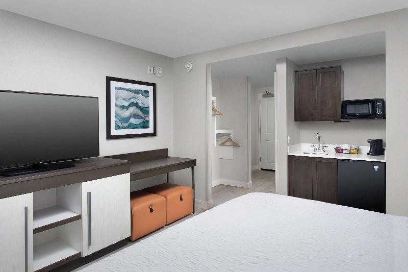 스탠다드 룸 킹사이즈 침대, Hampton Inn Marathon   Florida Keys