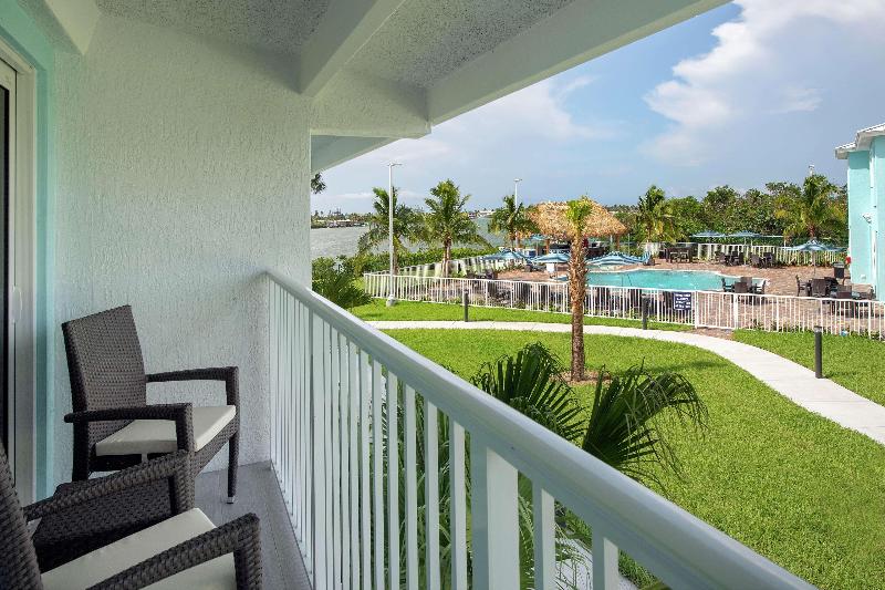 스탠다드 룸 킹사이즈 침대, Hampton Inn Marathon   Florida Keys