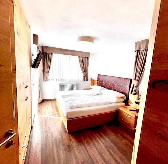 شقة غرفة واحدة, Chalet Marcora