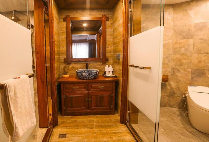 Deluxe room with river view, Lee S Boutique Resort