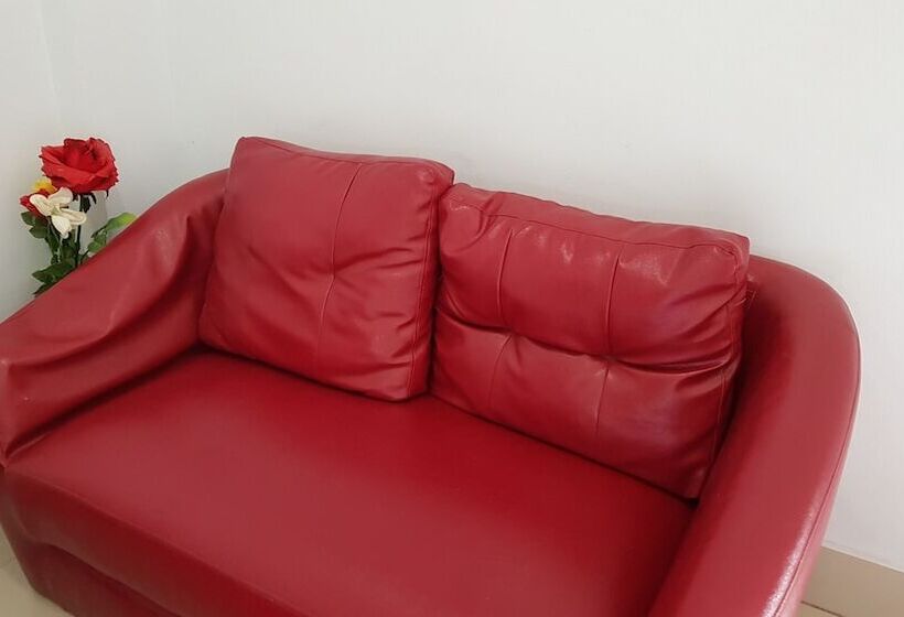 اتاق استاندارد, The Grand Apartment