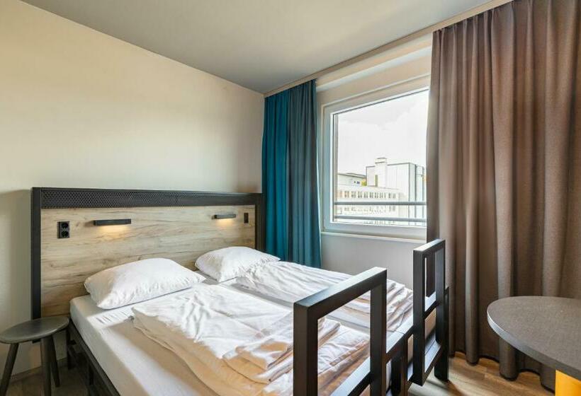 Номер Стандарт, a&o Frankfurt Ostend