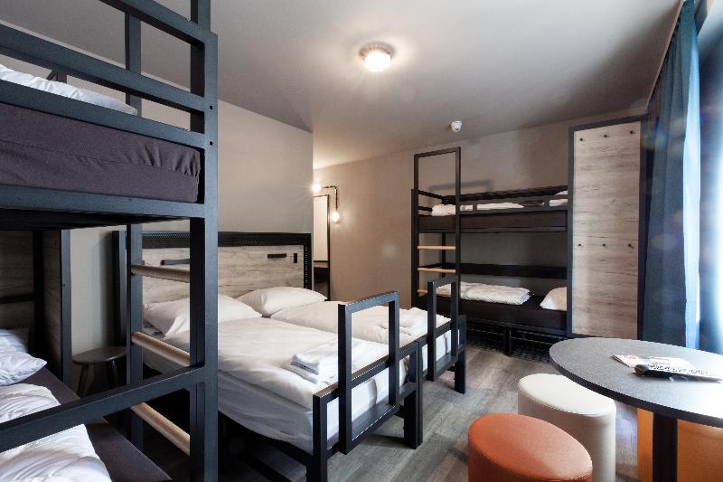 Номер Стандарт Трехместный, a&o Frankfurt Ostend