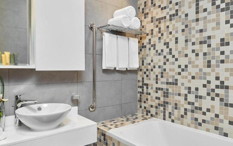 سوئیت کلاب, Staybridge Suites   Doha Lusail, An Ihg