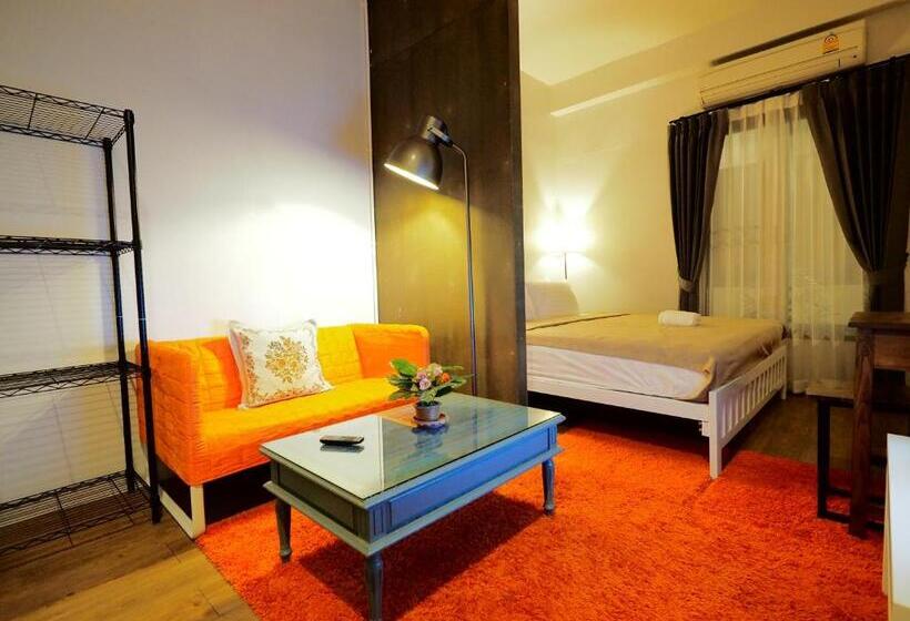اتاق استاندارد با بالکن, Uno Chiangmai