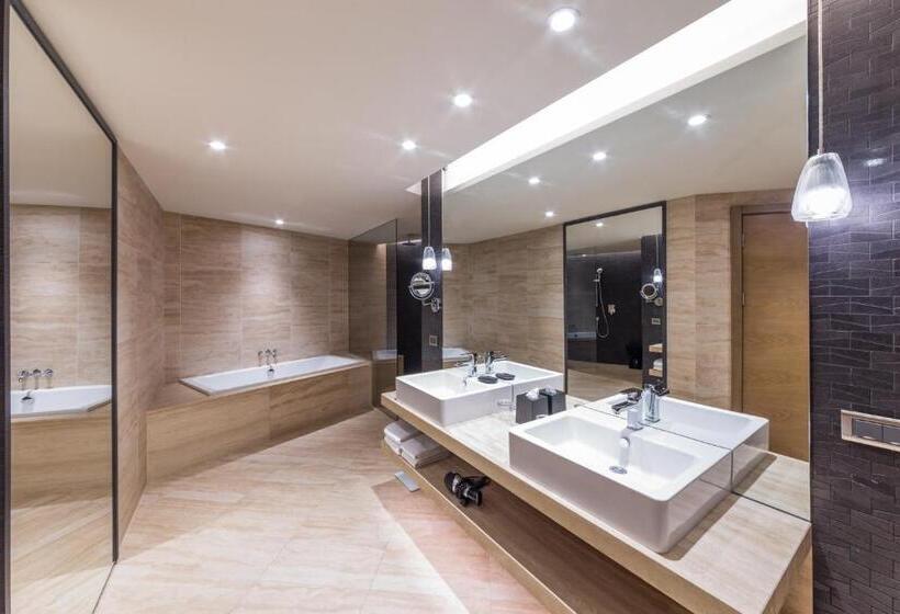 سوییت اجرایی, Radisson Collection Hotel Bamako