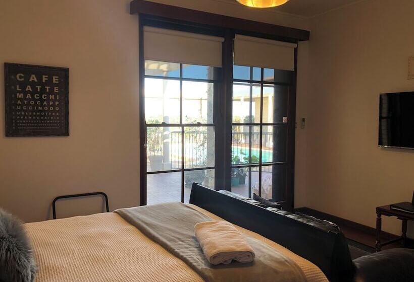 디럭스 스튜디오, Fairway Manor Accomodation