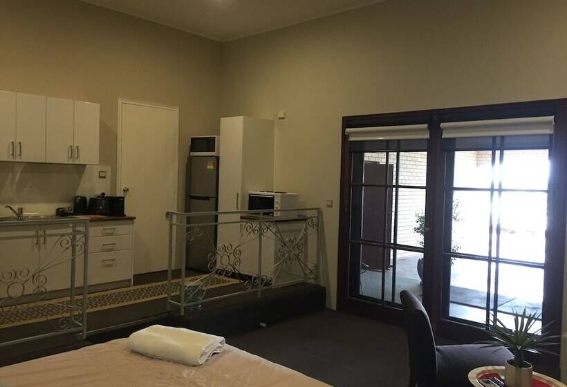 디럭스 스튜디오, Fairway Manor Accomodation