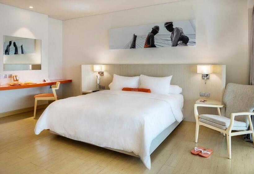 Номер Стандарт Вид на Бассейн, Harris Resort Barelang Batam