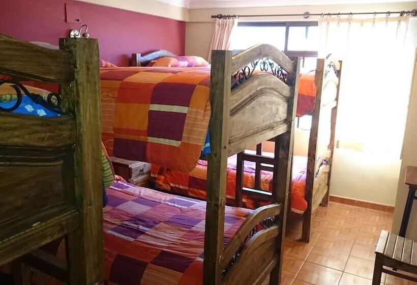 اتاق خانوادگی با سرویس بهداشتی مشترک, Bolivian Heights Hostel