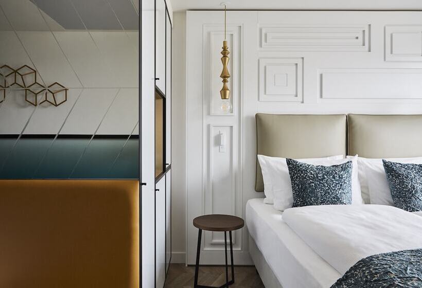 Номер Премиум, Indigo Dresden   Wettiner Platz, An Ihg
