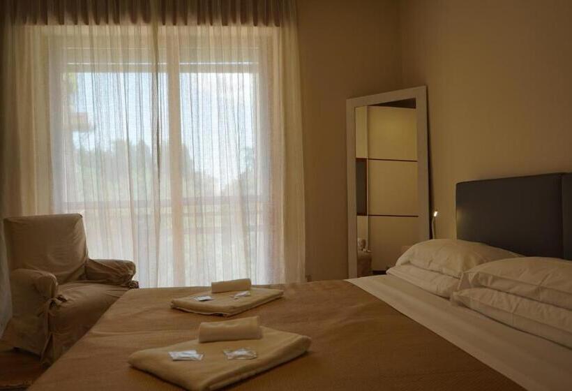 اتاق راحتی, Avenue Rooms