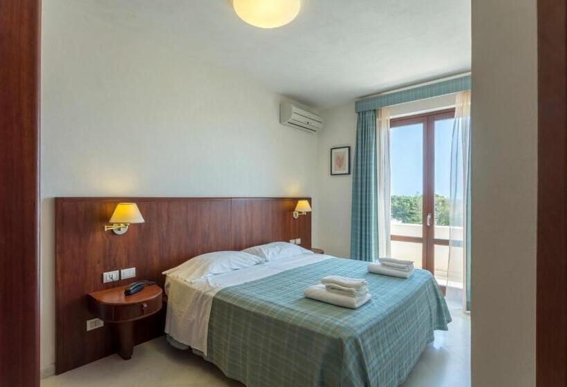 オーシャンビュースタンダードルーム, Albergo Auralba