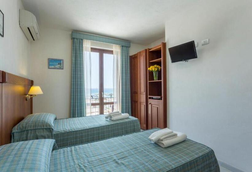 Номер Стандарт Вид на Море, Albergo Auralba
