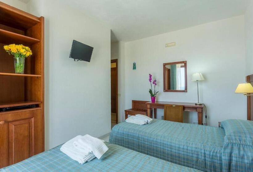オーシャンビュースタンダードルーム, Albergo Auralba
