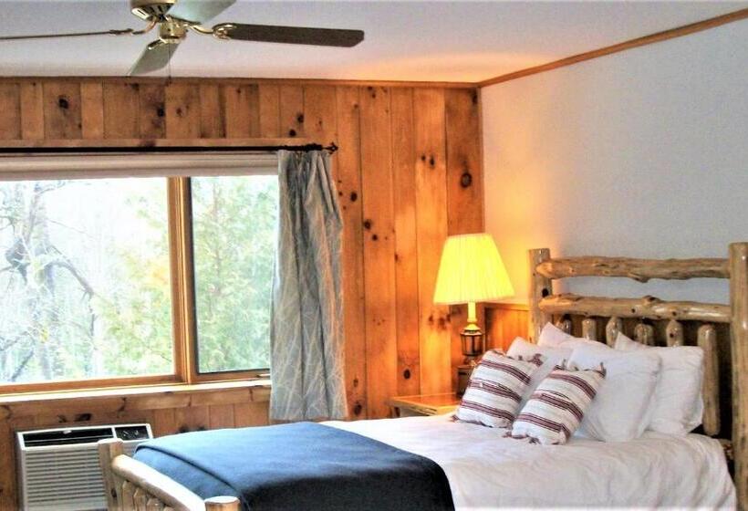 Трехместный Номер Стандарт Вид на Сад, Garnet Hill Lodge