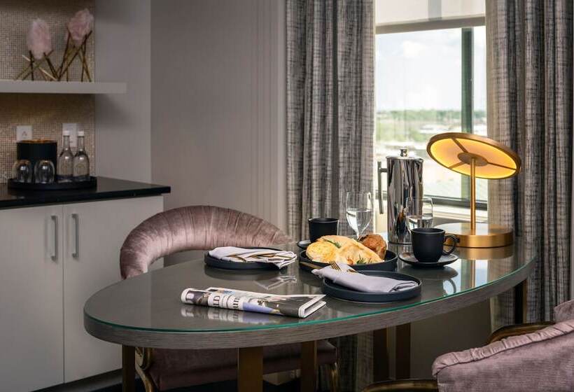 Люкс, Tulsa Club Hotel, Curio Collection By Hilton