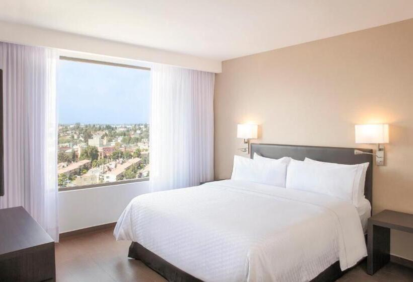 Номер Superior Кровать Кинг, Fiesta Inn Express Puebla Explanada