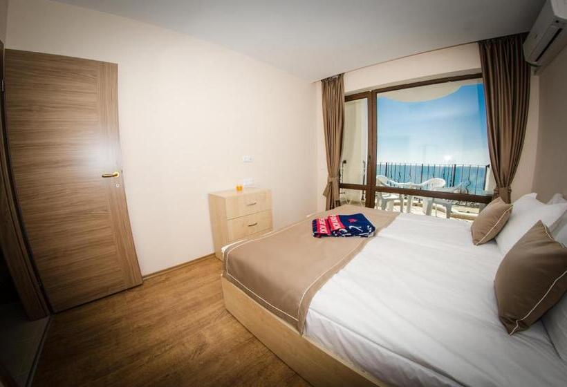 Апартаменты 3 Спальни, Premier Fort Cuisine   Full Board