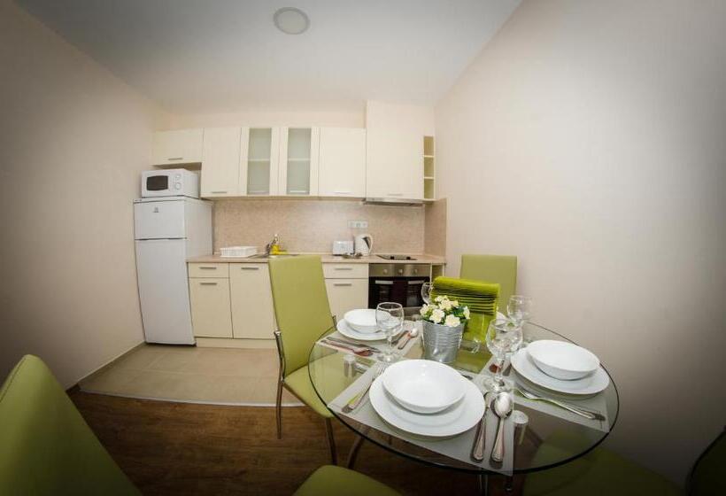Апартаменты 3 Спальни, Premier Fort Cuisine   Full Board