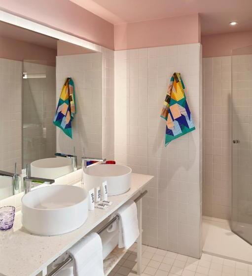 Номер Стандарт, Mama Shelter Lille