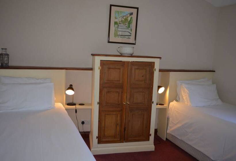 Номер Стандарт, The Ilchester Arms Hotel, Ilchester Somerset
