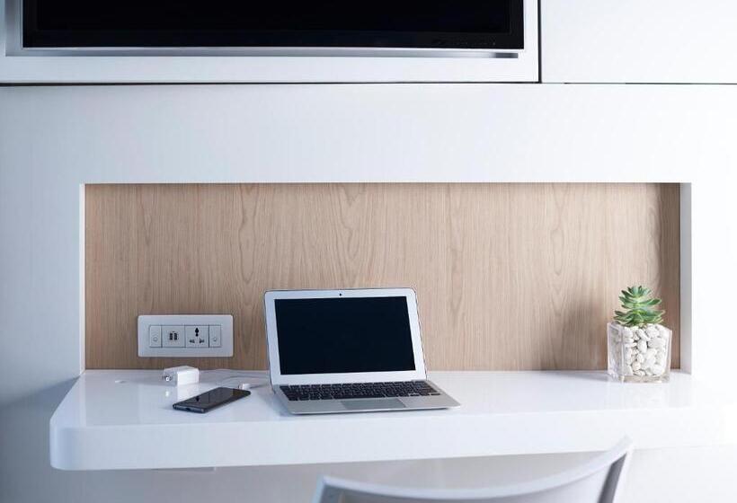 חדר דחוקס עם מיטת קינג, Ozo Phuket