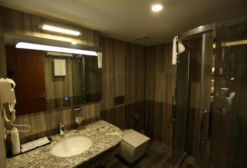 مجموعه ویستا شهر, Zabeer Hotel International