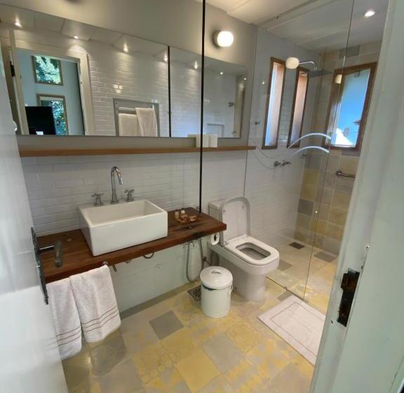 패밀리 방갈로, Auberge Suisse Pousada