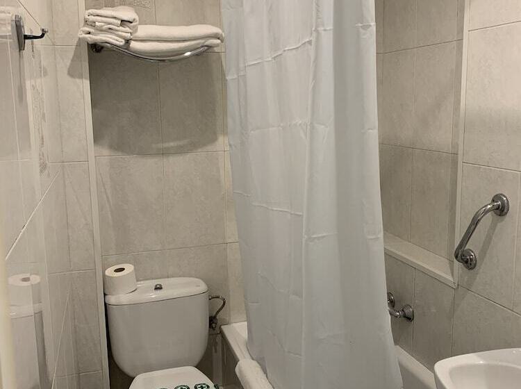 Номер Стандарт, Hostal Tarres