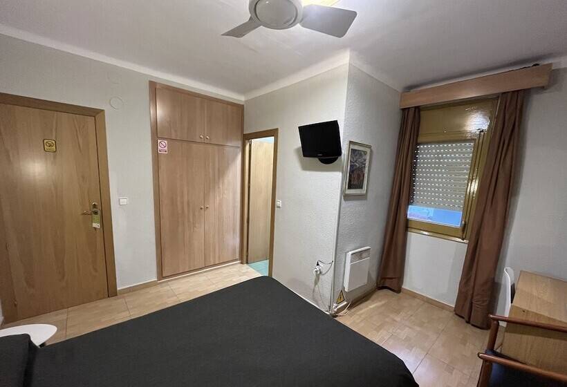 Классический Номер, Hostal Tarres