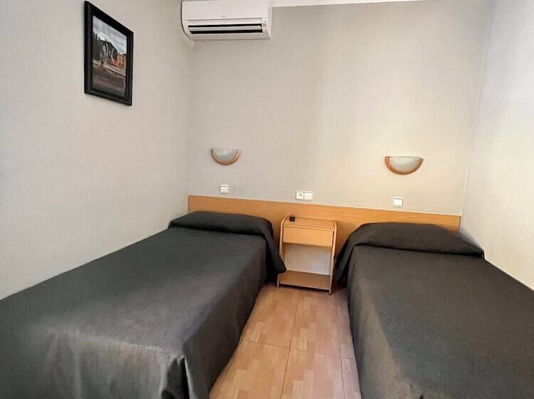 Классический Номер, Hostal Tarres
