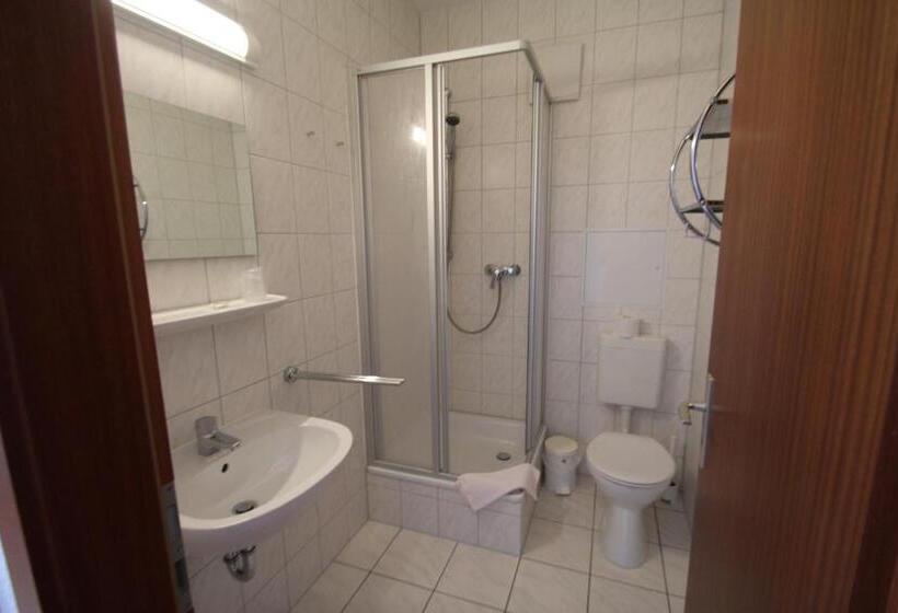 标准单人间, Schlafhaus Dünenweg 16
